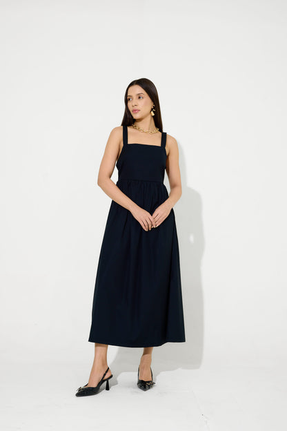 Black Mi-dē Dress