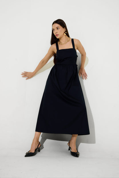 Black Mi-dē Dress