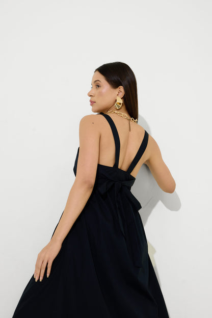 Black Mi-dē Dress